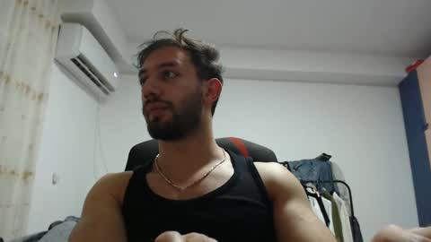 Snapshot of revivedunknown chatting on December 25, 10:59 pm Chris online show from December 25, 10:59 pm