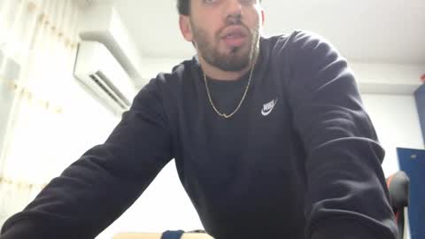 Snapshot of revivedunknown chatting on December 30, 10:01 pm Chris online show from December 30, 10:01 pm