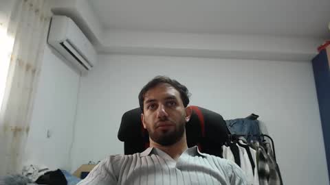 Snapshot of revivedunknown chatting on January 1, 11:27 am Chris online show from January 1, 11:27 am