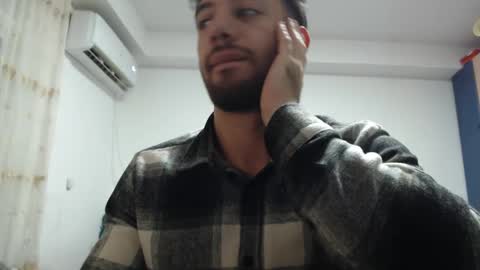 Snapshot of revivedunknown chatting on January 11, 9:04 pm Chris online show from January 11, 9:04 pm