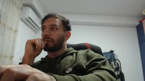 Snapshot of revivedunknown chatting on January 17, 9:06 pm Chris online show from January 17, 9:06 pm