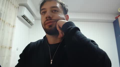 Snapshot of revivedunknown chatting on January 18, 10:17 pm Chris online show from January 18, 10:17 pm