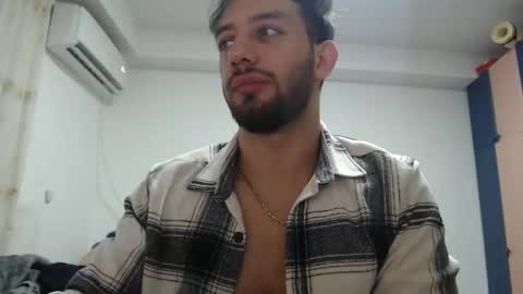 Snapshot of revivedunknown chatting on January 31, 2:07 pm Chris online show from January 31, 2:07 pm