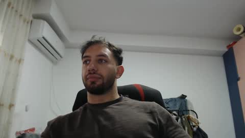 Snapshot of revivedunknown chatting on February 1, 1:41 pm Chris online show from February 1, 1:41 pm