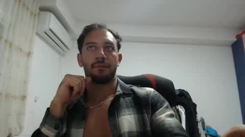 Snapshot of revivedunknown chatting on October 1, 7:42 pm Chris online show from October 1, 7:42 pm