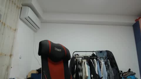 Snapshot of revivedunknown chatting on November 2, 4:20 pm Chris online show from November 2, 4:20 pm