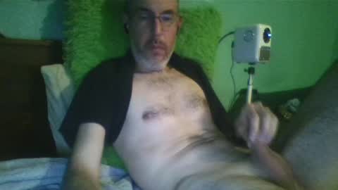 reyes_albert2006 online show from December 2, 6:52 am