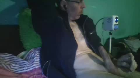 Snapshot of reyes_albert2006 chatting on February 23, 11:51 am reyes_albert2006 online show from February 23, 11:51 am