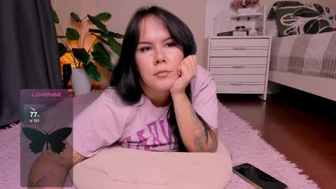 Snapshot of reyniri chatting on November 16, 1:28 pm Rein online show from November 16, 1:28 pm