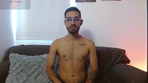 Snapshot of reypablo1 chatting on January 6, 8:34 pm REY PABLO Independent online show from January 6, 8:34 pm