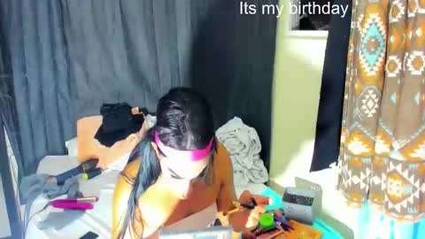 Snapshot of rgmo17 chatting on December 21, 12:40 am ROBERTA online show from December 21, 12:40 am