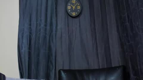 Snapshot of rgmo17 chatting on January 7, 1:52 am ROBERTA online show from January 7, 1:52 am