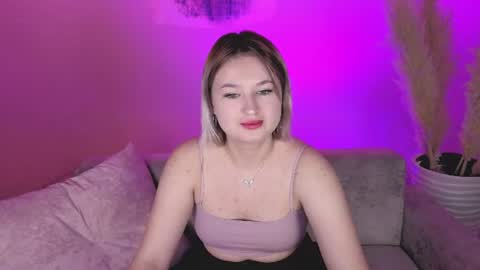 Snapshot of rheamoonn chatting on June 24, 1:26 am Grace online show from June 24, 1:26 am