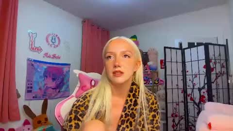Snapshot of riababe chatting on June 22, 2:46 am ria online show from June 22, 2:46 am