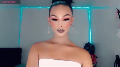 Rianna Garcia online show from November 15, 4:32 am