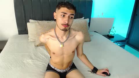 Snapshot of richard_carter_ chatting on January 15, 11:19 pm Richard online show from January 15, 11:19 pm