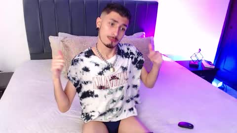 Snapshot of richard_carter_ chatting on February 6, 12:22 am Richard online show from February 6, 12:22 am