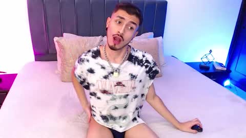 Snapshot of richard_carter_ chatting on February 6, 3:27 am Richard online show from February 6, 3:27 am