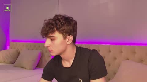 Snapshot of richard_steele_hot chatting on November 2, 3:47 pm Richard online show from November 2, 3:47 pm