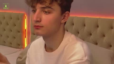 Snapshot of richard_steele_hot chatting on November 6, 3:24 pm Richard online show from November 6, 3:24 pm