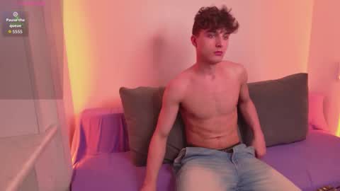 Snapshot of richard_steele_hot chatting on December 17, 3:29 pm Richard online show from December 17, 3:29 pm