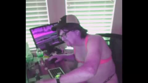 richbuttlonelee online show from July 12, 7:05 pm