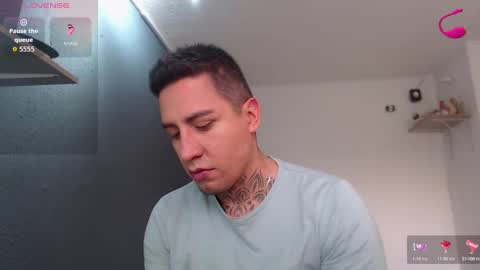 Snapshot of richi_grubby chatting on October 13, 5:35 pm David online show from October 13, 5:35 pm