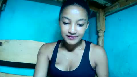 richinah3112 online show from March 2, 7:43 am