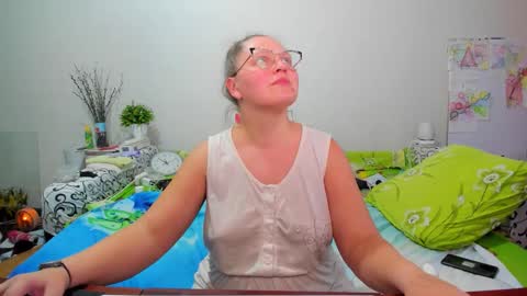 Anna - not anna - right Anna  online show from March 31, 4:18 pm