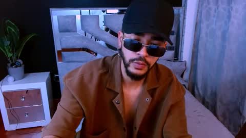 Snapshot of ricki__ chatting on March 5, 2:51 am ricki__ online show from March 5, 2:51 am