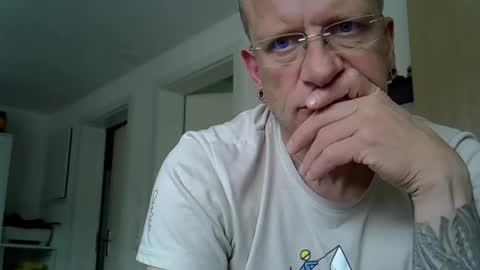 ricogumpi online show from May 5, 2:36 pm