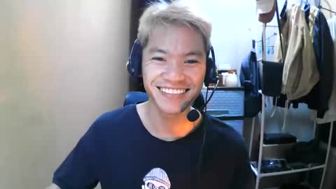 Snapshot of riiichie12 chatting on November 8, 10:19 pm riiichie12 online show from November 8, 10:19 pm