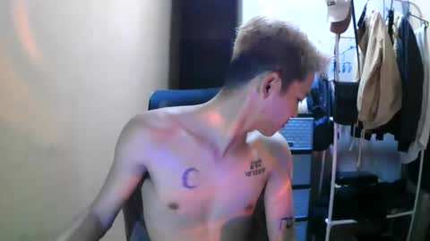 Snapshot of riiichie12 chatting on November 9, 6:06 pm riiichie12 online show from November 9, 6:06 pm