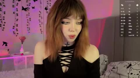 Snapshot of riley_vice chatting on November 23, 8:25 am Sofia online show from November 23, 8:25 am