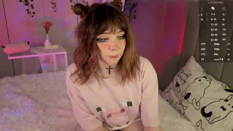 Snapshot of riley_vice chatting on November 24, 8:36 am Sofia online show from November 24, 8:36 am