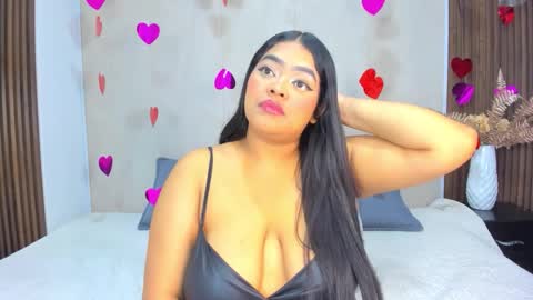 Snapshot of rileydolly chatting on February 15, 8:27 pm RileyDolly online show from February 15, 8:27 pm