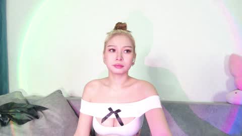 rileymee online show from January 2, 3:15 am