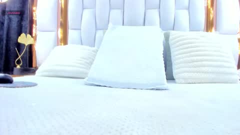 Snapshot of rileysweett chatting on October 28, 12:09 pm Riley online show from October 28, 12:09 pm