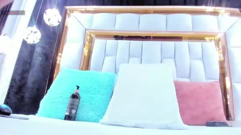 Snapshot of rileysweett chatting on April 4, 12:13 pm Riley online show from April 4, 12:13 pm