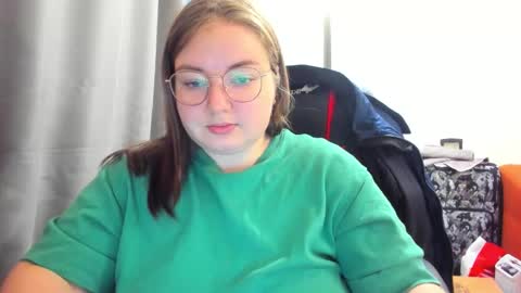 Snapshot of rina16 chatting on October 31, 6:25 am rina16 online show from October 31, 6:25 am