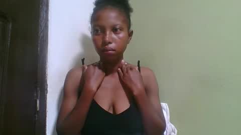 Snapshot of rinah654271 chatting on February 2, 2:43 am rinah654271 online show from February 2, 2:43 am