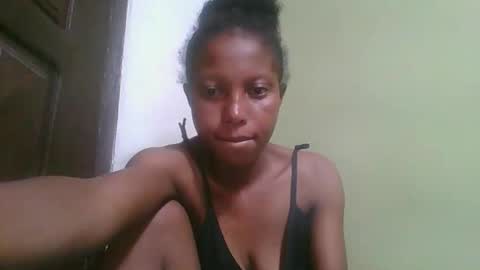 Snapshot of rinah654271 chatting on February 2, 3:55 pm rinah654271 online show from February 2, 3:55 pm