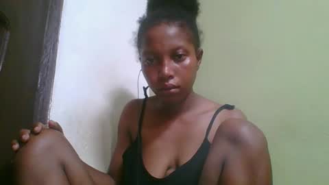 Snapshot of rinah654271 chatting on February 7, 7:28 pm rinah654271 online show from February 7, 7:28 pm