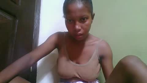 Snapshot of rinah654271 chatting on February 9, 2:59 am rinah654271 online show from February 9, 2:59 am