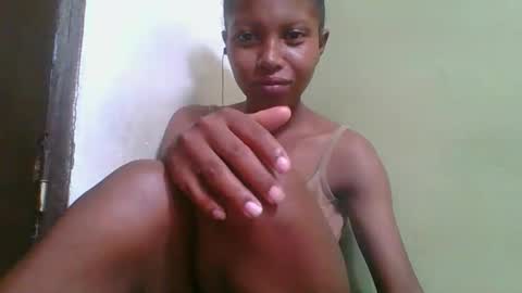 Snapshot of rinah654271 chatting on February 14, 4:53 am rinah654271 online show from February 14, 4:53 am