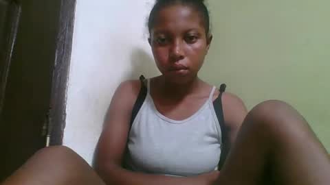 Snapshot of rinah654271 chatting on February 15, 8:57 am rinah654271 online show from February 15, 8:57 am