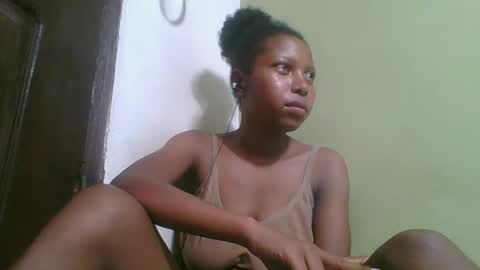 Snapshot of rinah654271 chatting on February 23, 3:31 pm rinah654271 online show from February 23, 3:31 pm