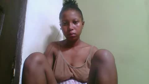 Snapshot of rinah654271 chatting on February 25, 3:49 am rinah654271 online show from February 25, 3:49 am