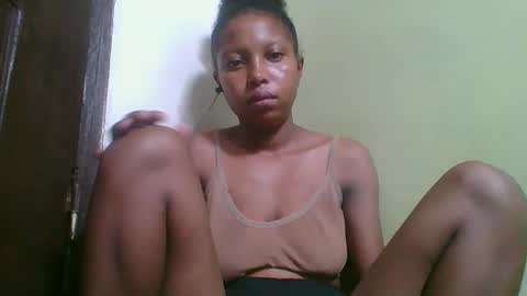 Snapshot of rinah654271 chatting on February 27, 6:46 am rinah654271 online show from February 27, 6:46 am