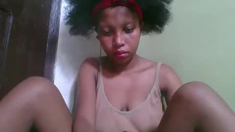 Snapshot of rinah654271 chatting on March 11, 6:25 pm rinah654271 online show from March 11, 6:25 pm